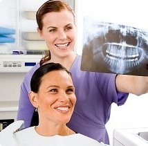Behandling med porcelænsfacader & plastfacader